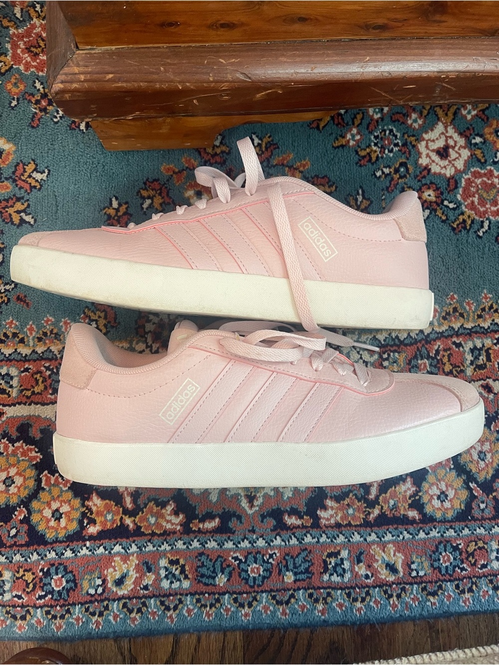 Adidas Women’s 8.5 Pink Low-Top Casual Sneaker